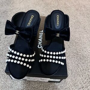 CHANEL Black Sandals with Pearl Accents